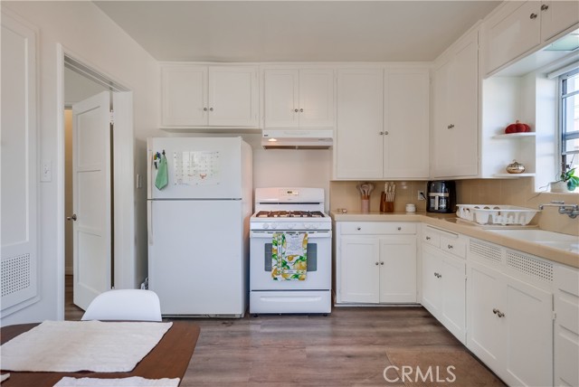 Detail Gallery Image 18 of 46 For 2709 E Van Buren, Long Beach,  CA 90810 - 2 Beds | 1 Baths