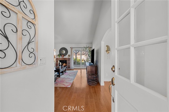 Detail Gallery Image 3 of 17 For 23643 Maricio, Valencia,  CA 91355 - 3 Beds | 2 Baths