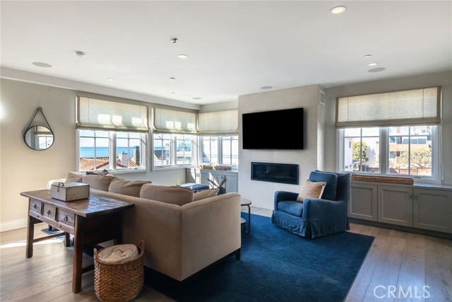 Guest House with Ocean View & Fireplace