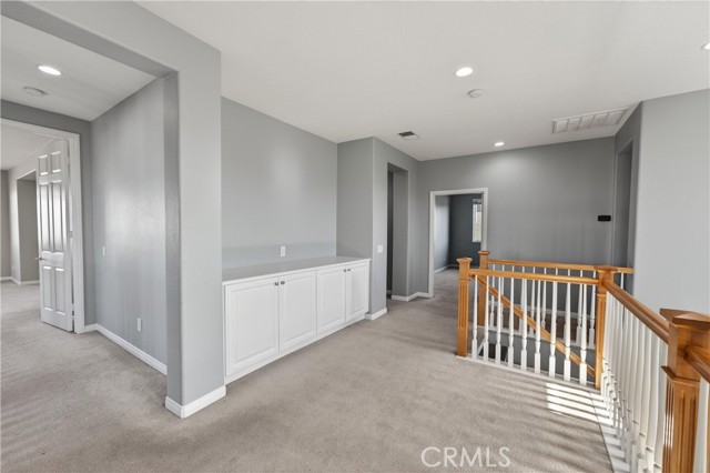 Detail Gallery Image 16 of 30 For 16154 Skyridge Dr, Riverside,  CA 92503 - 5 Beds | 3/1 Baths