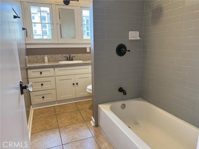 Detail Gallery Image 9 of 13 For 3043 Market, Riverside,  CA 92501 - 2 Beds | 2 Baths