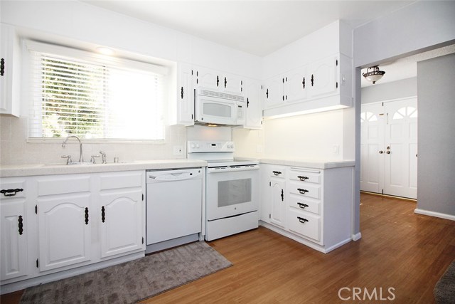 1900 Wendy Way, Manhattan Beach, California 90266, 3 Bedrooms Bedrooms, ,2 BathroomsBathrooms,Residential,Sold,Wendy,SB17037551
