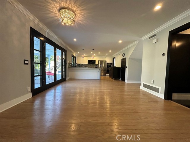 Detail Gallery Image 2 of 14 For 14581 Mulberry Ave, Irvine,  CA 92606 - 4 Beds | 4 Baths