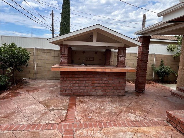 Detail Gallery Image 5 of 21 For 1326 E 15th St, Santa Ana,  CA 92701 - 3 Beds | 1/1 Baths