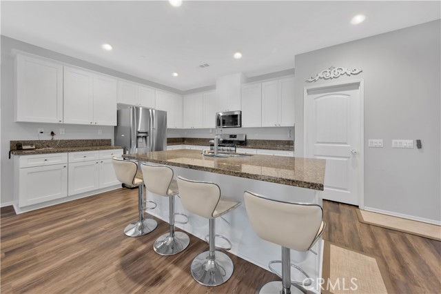 Detail Gallery Image 10 of 41 For 971 Donner, Hemet,  CA 92543 - 4 Beds | 2 Baths