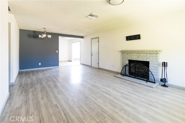 Detail Gallery Image 2 of 20 For 17715 Lakespring Ave, Palmdale,  CA 93591 - 4 Beds | 2 Baths