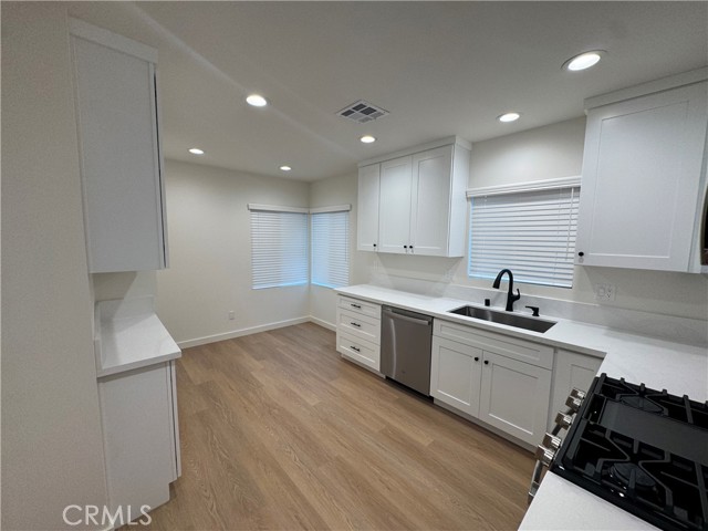15234 Kingsbury Street, Mission Hills (San Fernando) CA: https://media.crmls.org/medias/9ba642fb-76b1-4371-ae92-a74cb895028c.jpg