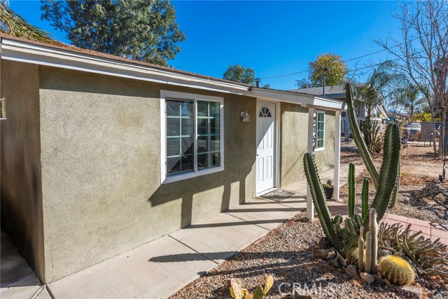 Detail Gallery Image 3 of 16 For 27540 Monroe Ave, Menifee,  CA 92585 - 2 Beds | 1 Baths