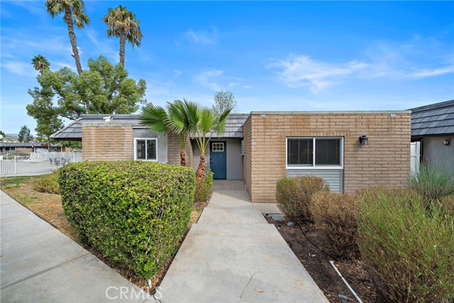 Front Image Thumbnail for CROC25239693