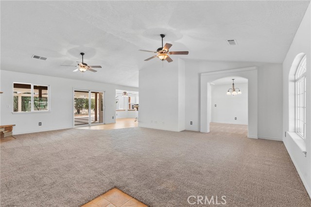 Detail Gallery Image 6 of 43 For 9153 Kittering Rd, Oak Hills,  CA 92344 - 4 Beds | 2 Baths