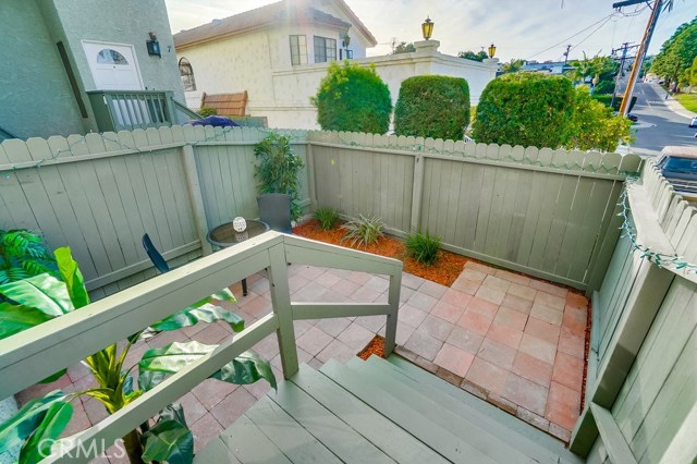 1832 Rockefeller Lane, Redondo Beach, California 90278, 2 Bedrooms Bedrooms, ,2 BathroomsBathrooms,Residential,Sold,Rockefeller,SB17272188