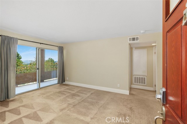 2400 San Gabriel Way, Corona CA: https://media.crmls.org/medias/9ba80408-b0cc-4915-98c5-d5b55fb46957.jpg