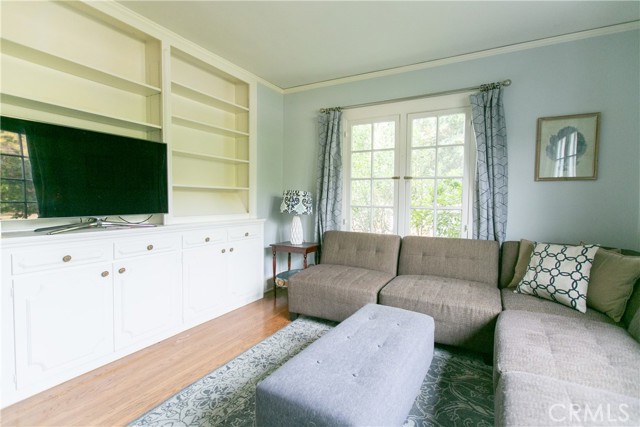 Detail Gallery Image 11 of 26 For 740 Pinehurst Dr, Pasadena,  CA 91106 - 4 Beds | 4/1 Baths