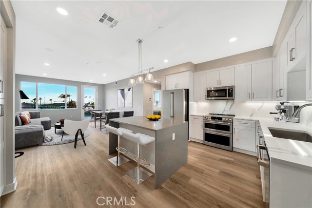 Detail Gallery Image 4 of 26 For 1105 S Cleveland St #205,  Oceanside,  CA 92054 - 2 Beds | 2 Baths