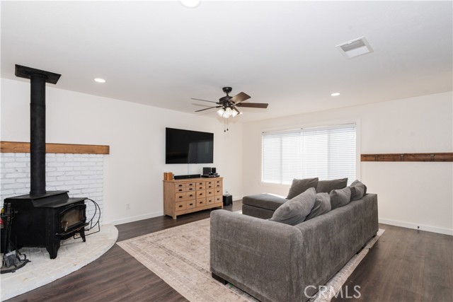 Detail Gallery Image 5 of 18 For 2003 Green Brook, Paso Robles,  CA 93446 - 3 Beds | 2 Baths