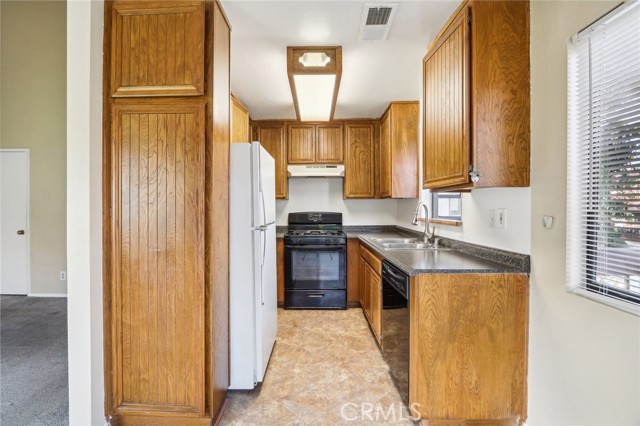 Detail Gallery Image 10 of 39 For 27949 Tyler Ln #346,  Canyon Country,  CA 91387 - 3 Beds | 2 Baths
