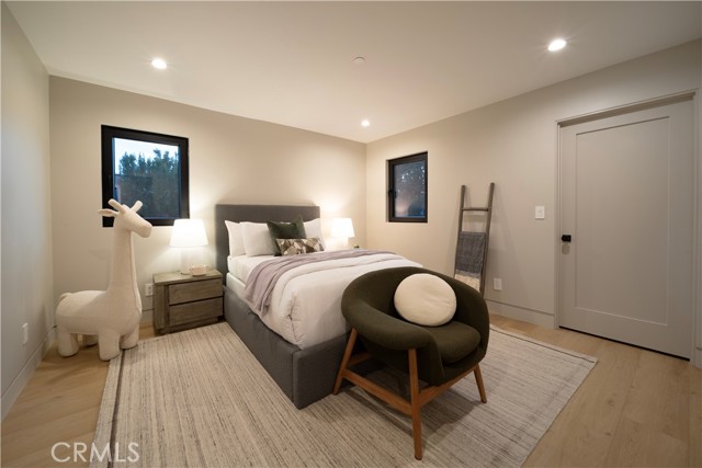 Image 12 of 26 For 4519 Saint Clair Avenue