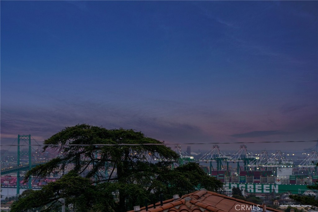 https://media.crmls.org/medias/9baaa01a-a2b1-40b8-92e4-8b6cd8986084.jpg?preset=X-Large