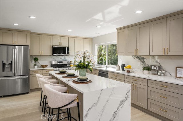 23652 Algiers Street, Mission Viejo CA: https://media.crmls.org/medias/9bab3be8-27e1-4ca1-b481-d73475486abd.jpg