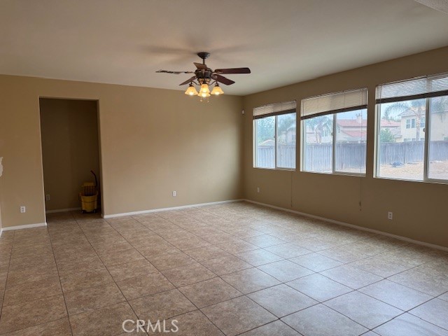 Detail Gallery Image 4 of 15 For 13272 Cool Meadow, Corona,  CA 92880 - 5 Beds | 3 Baths