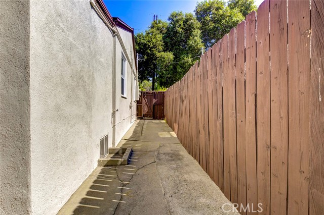 Detail Gallery Image 33 of 64 For 3352 Montrose, La Crescenta,  CA 91214 - 3 Beds | 3 Baths