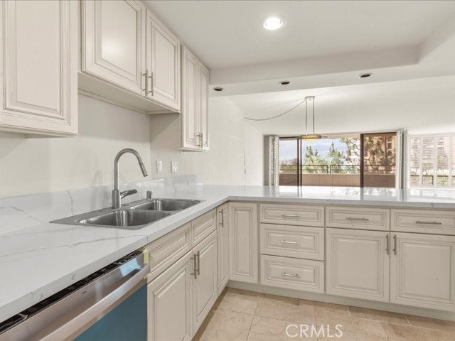 Detail Gallery Image 6 of 29 For 4314 Marina City Drive #116,  Marina Del Rey,  CA 90290 - 3 Beds | 2 Baths