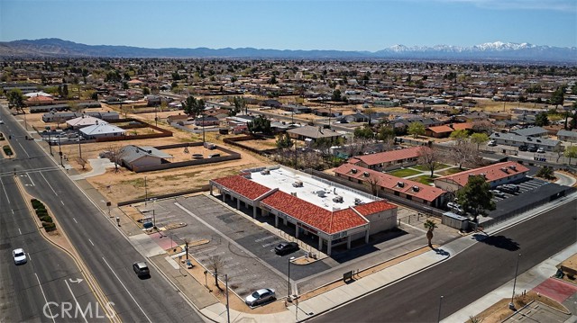 13534 Navajo Road, Apple Valley, California 92308, ,Commercial Lease,For Rent,13534 Navajo Road,CRHD25069136