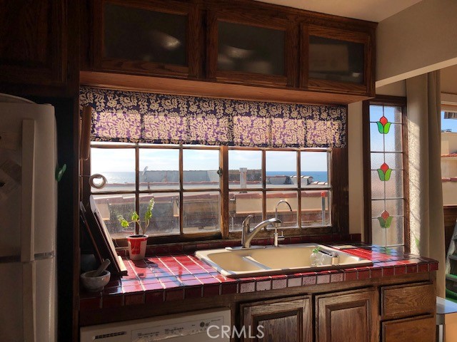 220 42nd Street, Manhattan Beach, California 90266, 3 Bedrooms Bedrooms, ,1 BathroomBathrooms,Residential,Sold,42nd,SB22084240