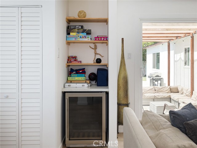 Detail Gallery Image 8 of 34 For 11333 Braddock Dr, Culver City,  CA 90230 - 6 Beds | 3 Baths