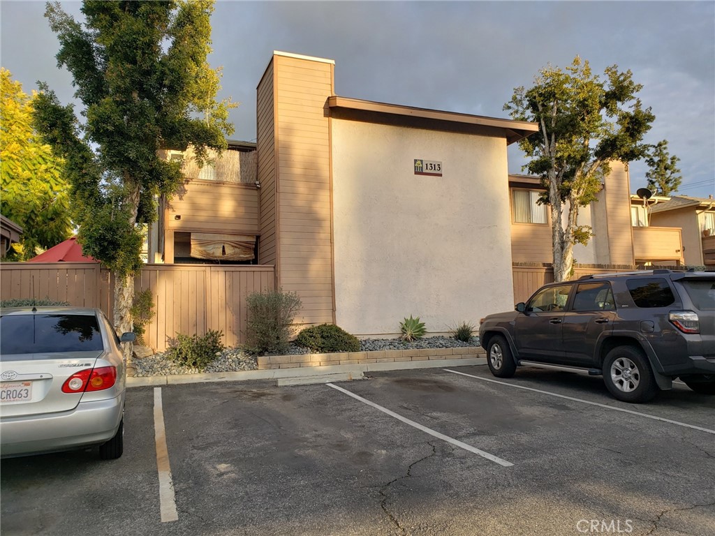1313 Massachusetts Avenue 206, Riverside, CA 92507