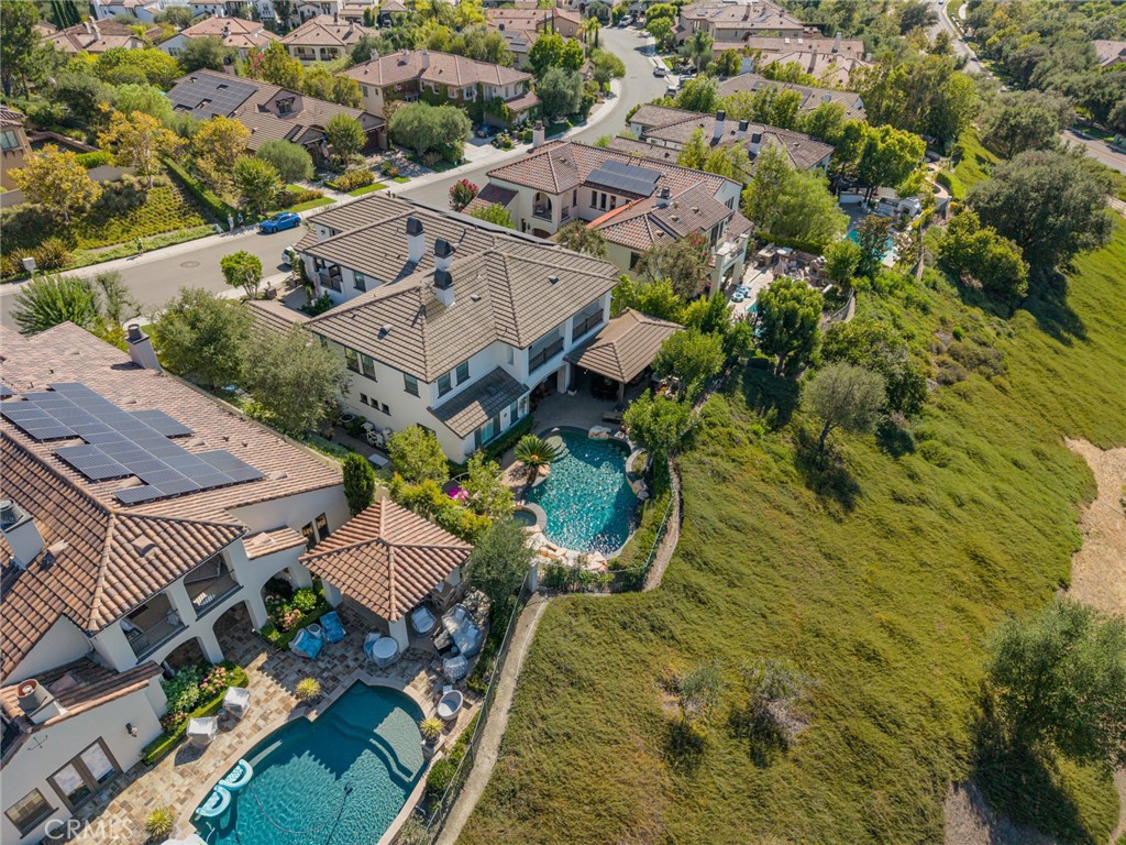 https://media.crmls.org/medias/9bb1965b-224b-450b-af90-f02e72c676f4.jpg?preset=X-Large