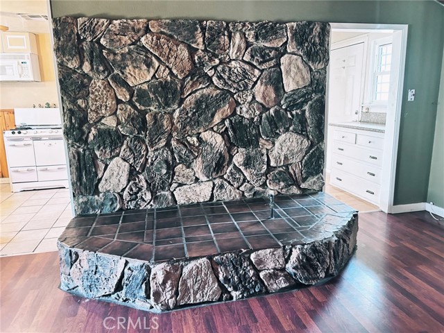 Detail Gallery Image 6 of 7 For 1065 N San Gorgonio, Banning,  CA 92220 - 4 Beds | 3/1 Baths