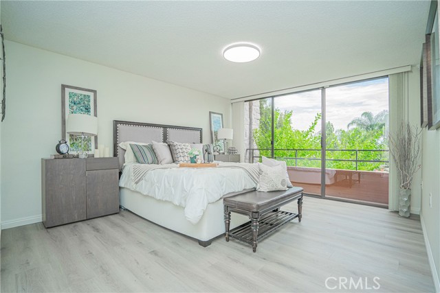24055 Paseo Del Lago, Laguna Woods CA: https://media.crmls.org/medias/9bb3687e-6835-4977-b592-318b69a92e47.jpg
