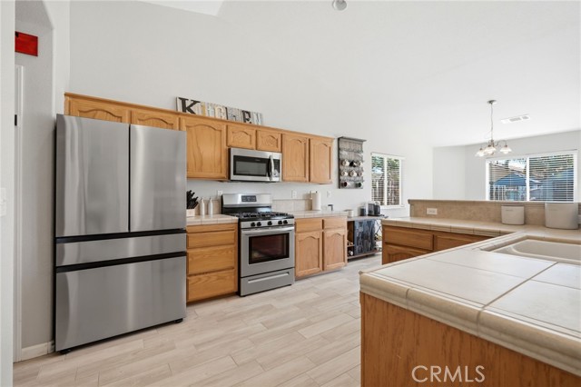 Detail Gallery Image 15 of 45 For 1849 W Spring Crest, Hanford,  CA 93230 - 4 Beds | 2 Baths