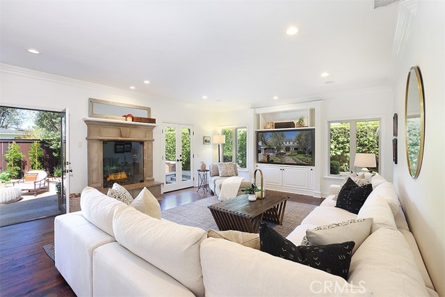 Detail Gallery Image 1 of 23 For 411 Snug Harbor Rd, Newport Beach,  CA 92663 - 5 Beds | 4/1 Baths