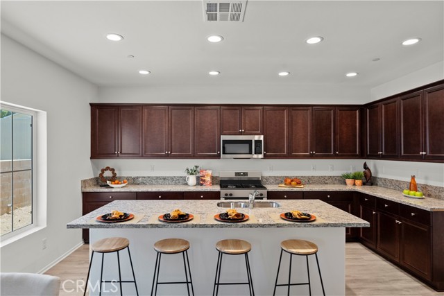 Detail Gallery Image 13 of 47 For 11649 Sable Way, Moreno Valley,  CA 92557 - 4 Beds | 2/1 Baths
