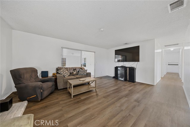 7511 Buckeye Street, Highland CA: https://media.crmls.org/medias/9bb55d12-ce40-44f7-b0c5-19faa4a2af1f.jpg