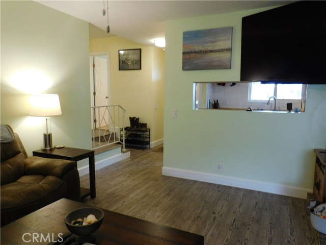 Detail Gallery Image 9 of 56 For 2669 W Russell Ave, Anaheim,  CA 92801 - 3 Beds | 2 Baths