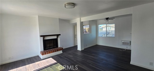 840 S Anaheim Boulevard, Anaheim CA: https://media.crmls.org/medias/9bb6d9ba-1237-4f4f-8ff8-8d36fdc3c976.jpg