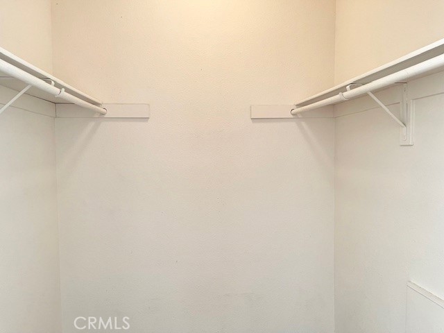 https://media.crmls.org/medias/9bb80df8-b43b-4d2f-8c44-0d4b5f334152.jpg?preset=X-Large