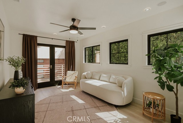 Detail Gallery Image 16 of 67 For 584 N Plymouth Bld, Los Angeles,  CA 90004 - 4 Beds | 2/1 Baths