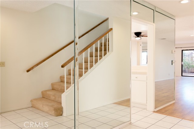 Detail Gallery Image 3 of 16 For 9906 Owensmouth Ave #7,  Chatsworth,  CA 91311 - 3 Beds | 2/1 Baths