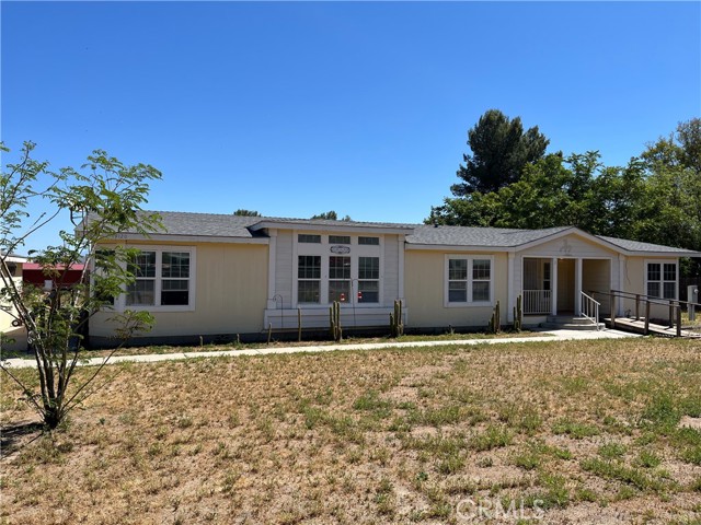 Detail Gallery Image 2 of 33 For 19120 Elena Dr, Lake Elsinore,  CA 92530 - 4 Beds | 3 Baths