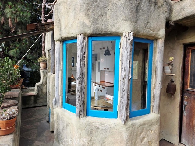 1403 Avon Park, Los Angeles CA: https://media.crmls.org/medias/9bb8f15b-99aa-49e3-b86e-ff2ff9142bed.jpg