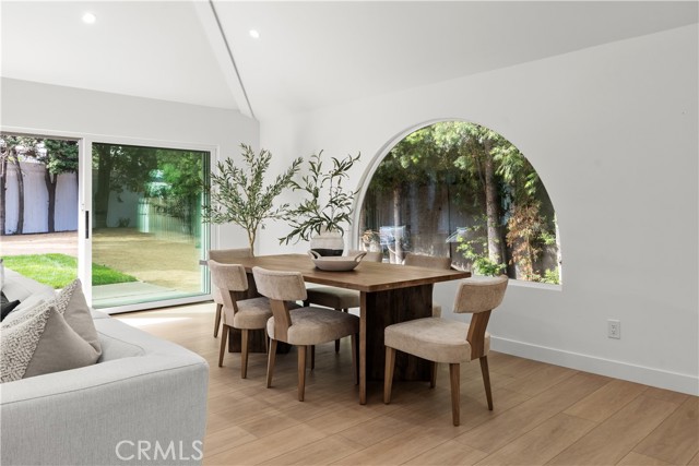 Detail Gallery Image 8 of 14 For 2055 Calvert Ave, Costa Mesa,  CA 92626 - 4 Beds | 4 Baths