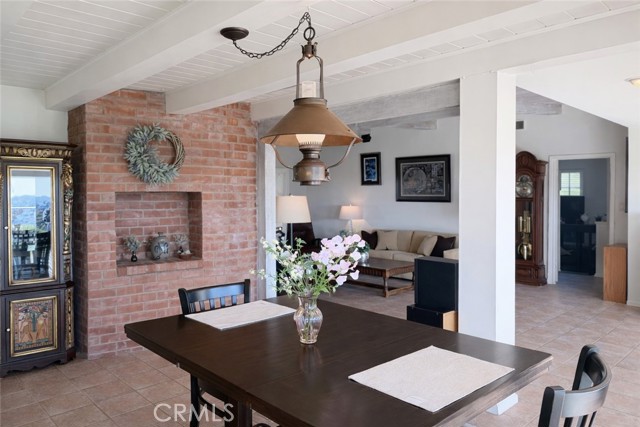 Detail Gallery Image 5 of 21 For 2612 Roscomare Rd, Los Angeles,  CA 90077 - 3 Beds | 2 Baths