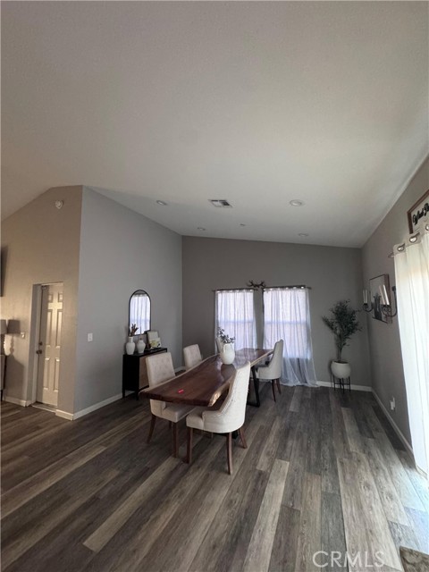 11843 Ivy, Hesperia CA: https://media.crmls.org/medias/9bba2de6-407d-4ae4-bf27-b8092a5305a7.jpg