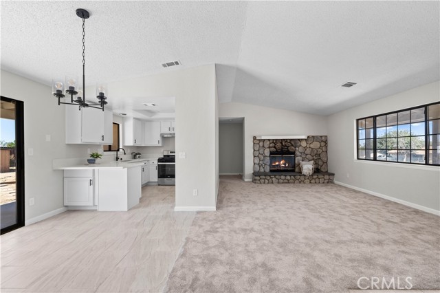 Detail Gallery Image 8 of 38 For 40107 173rd St, Palmdale,  CA 93591 - 3 Beds | 2 Baths