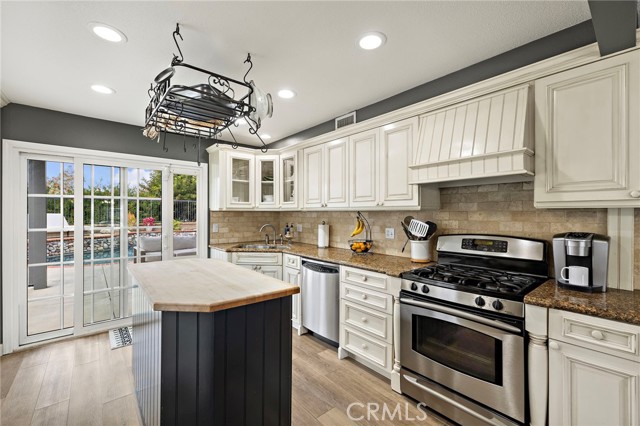 Detail Gallery Image 11 of 33 For 21825 Calabaza, Mission Viejo,  CA 92691 - 4 Beds | 3 Baths