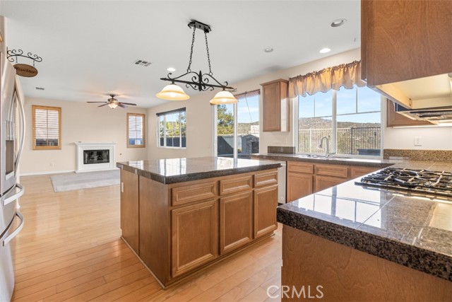 Detail Gallery Image 12 of 55 For 27772 Bottle Brush Way, Murrieta,  CA 92562 - 4 Beds | 2/1 Baths